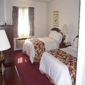 Webbs Year Round Resort Chautauqua Exterior foto
